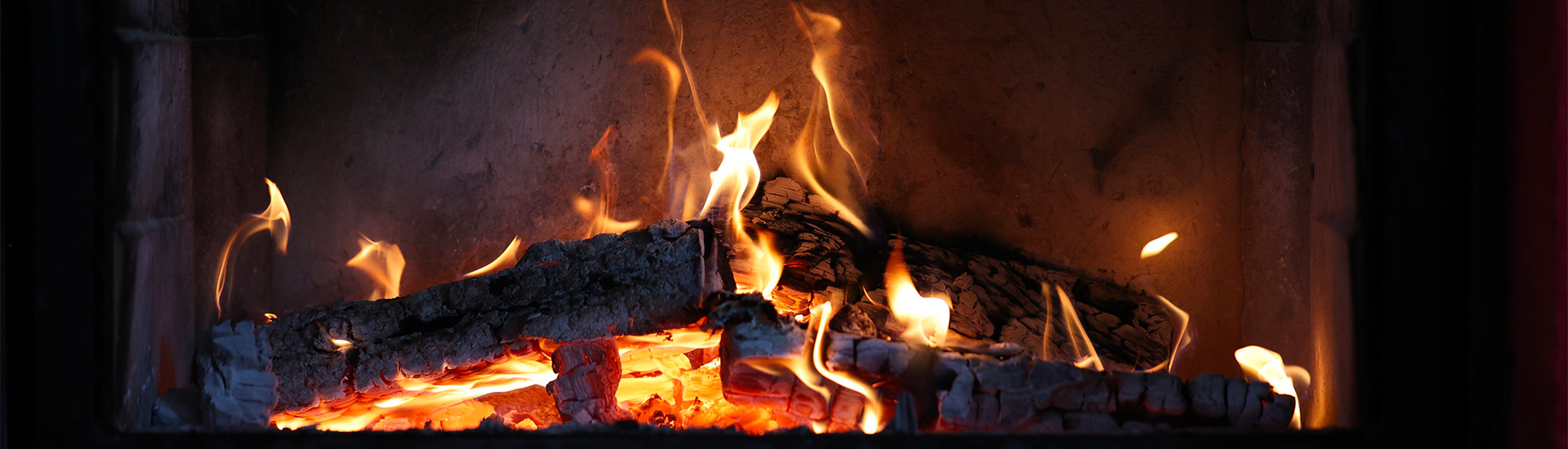 Pros y contras de una chimenea en la casa